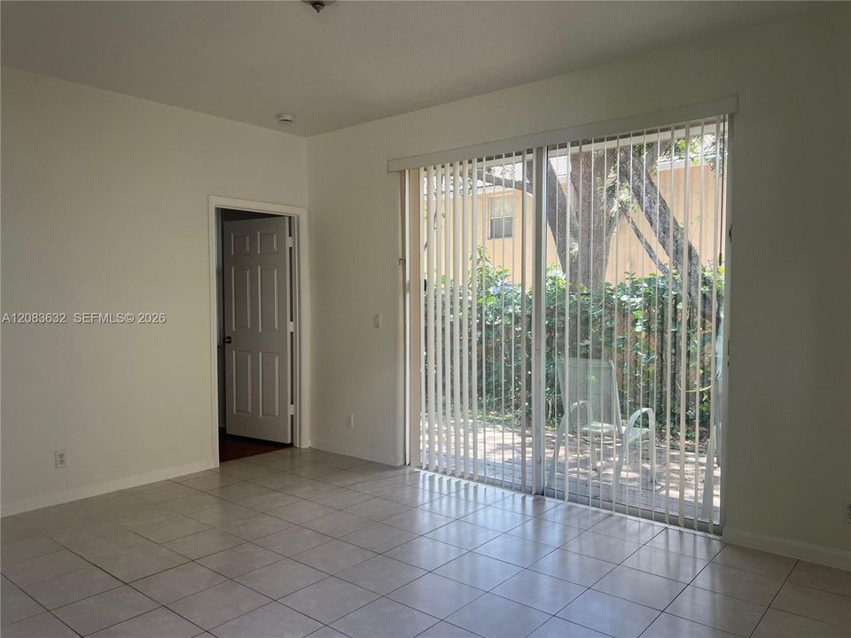 For Rent: $2,800 (3 beds, 2 baths, 1137 Square Feet)