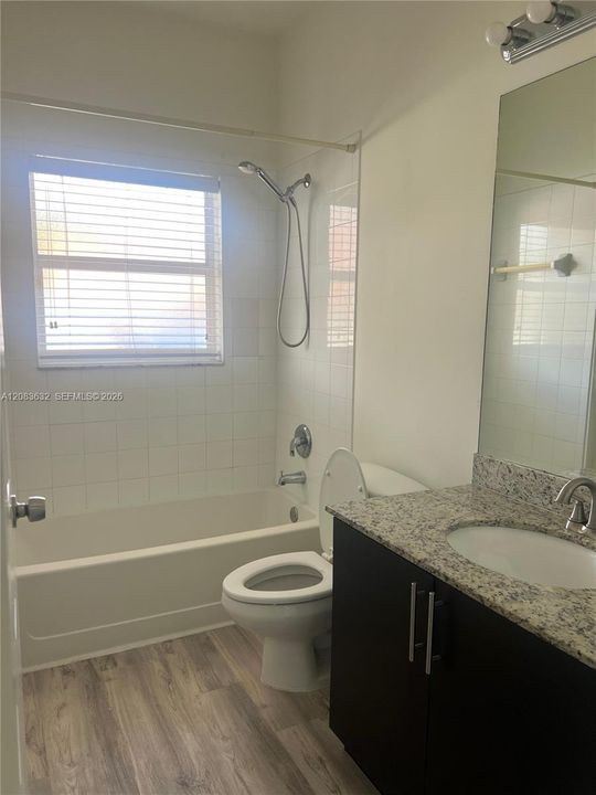 For Rent: $2,800 (3 beds, 2 baths, 1137 Square Feet)