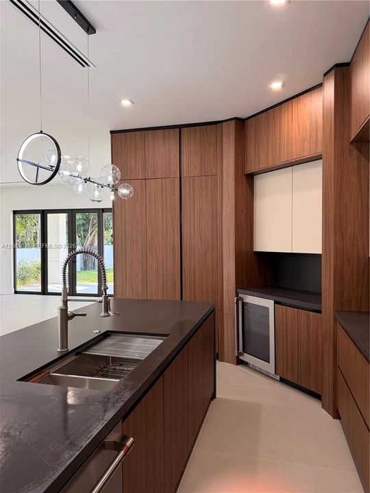 For Sale: $2,995,000 (5 beds, 5 baths, 3770 Square Feet)