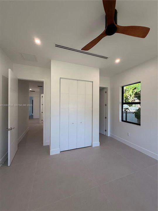 For Sale: $2,995,000 (5 beds, 5 baths, 3770 Square Feet)