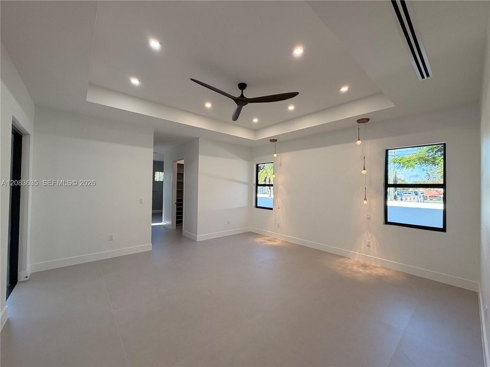 For Sale: $2,995,000 (5 beds, 5 baths, 3770 Square Feet)