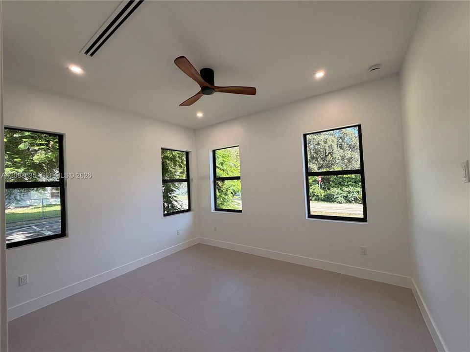 For Sale: $2,995,000 (5 beds, 5 baths, 3770 Square Feet)