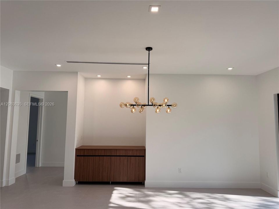 For Sale: $2,995,000 (5 beds, 5 baths, 3770 Square Feet)