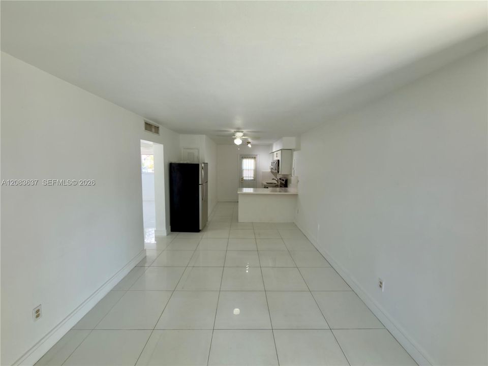 For Rent: $2,275 (2 beds, 1 baths, 3760 Square Feet)