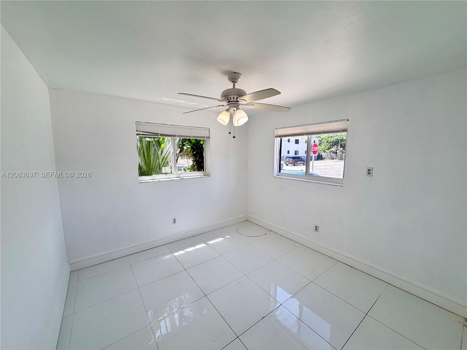 For Rent: $2,275 (2 beds, 1 baths, 3760 Square Feet)