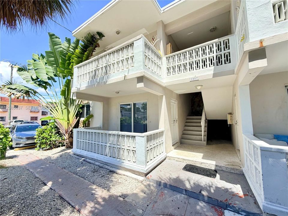 For Rent: $2,275 (2 beds, 1 baths, 3760 Square Feet)