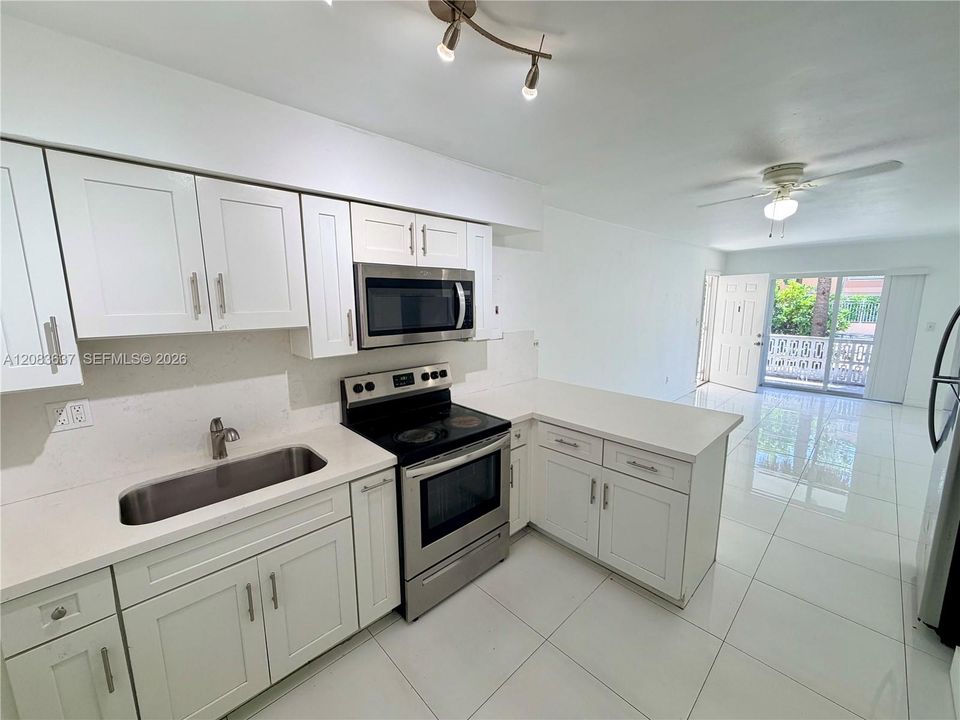 For Rent: $2,275 (2 beds, 1 baths, 3760 Square Feet)