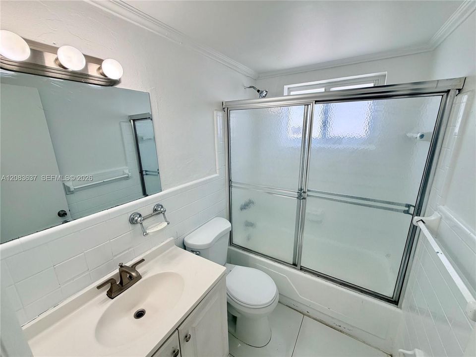 For Rent: $2,275 (2 beds, 1 baths, 3760 Square Feet)