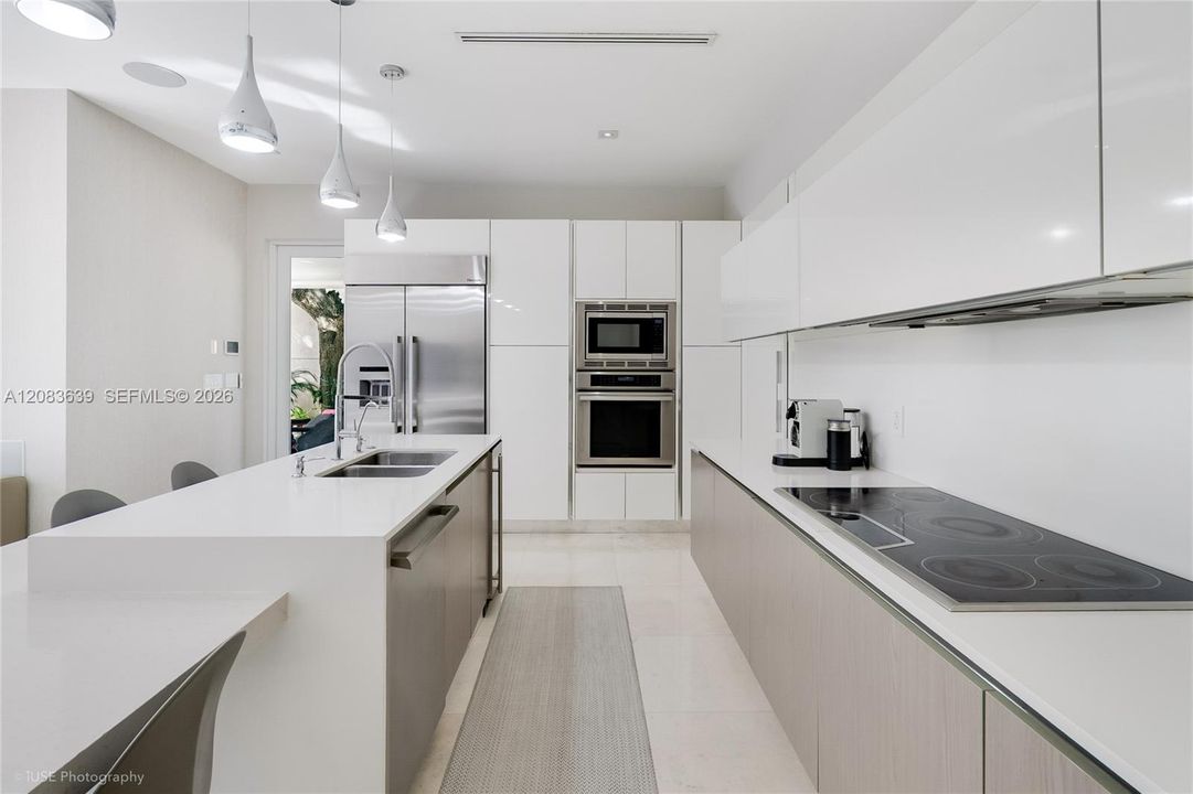 For Sale: $3,800,000 (5 beds, 5 baths, 3134 Square Feet)