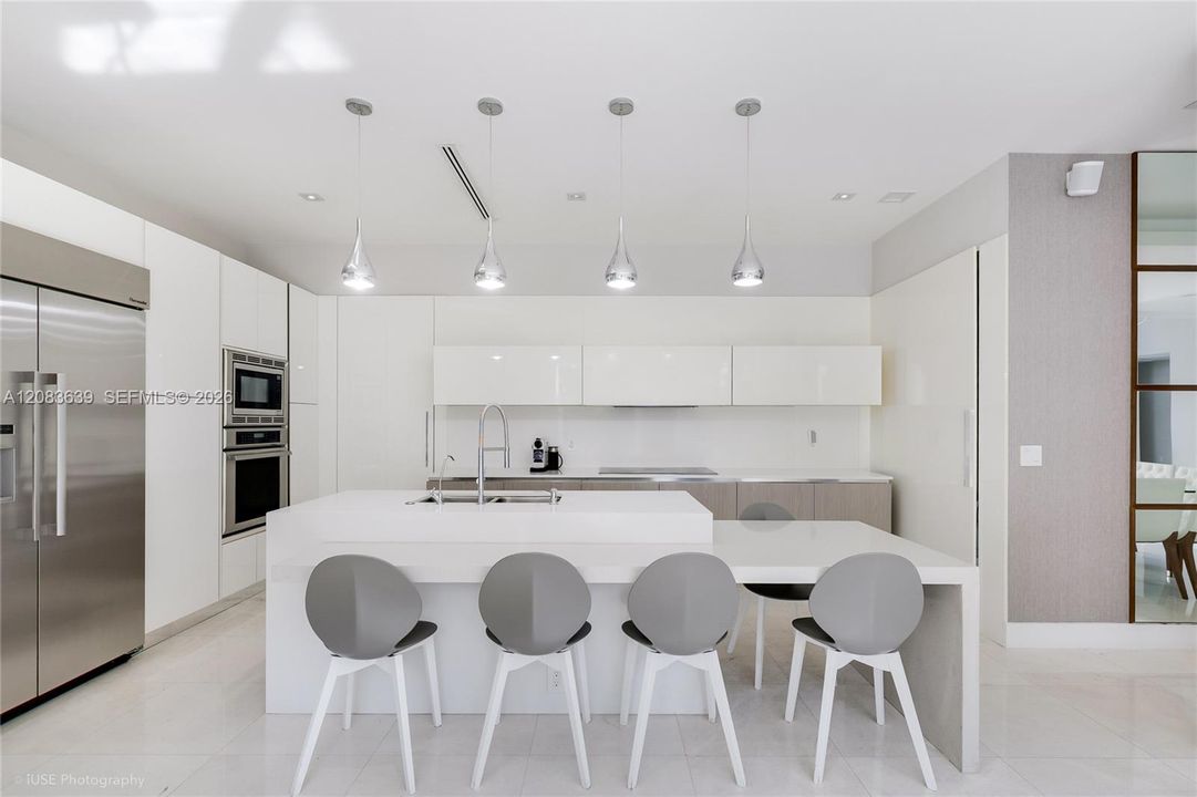 For Sale: $3,800,000 (5 beds, 5 baths, 3134 Square Feet)