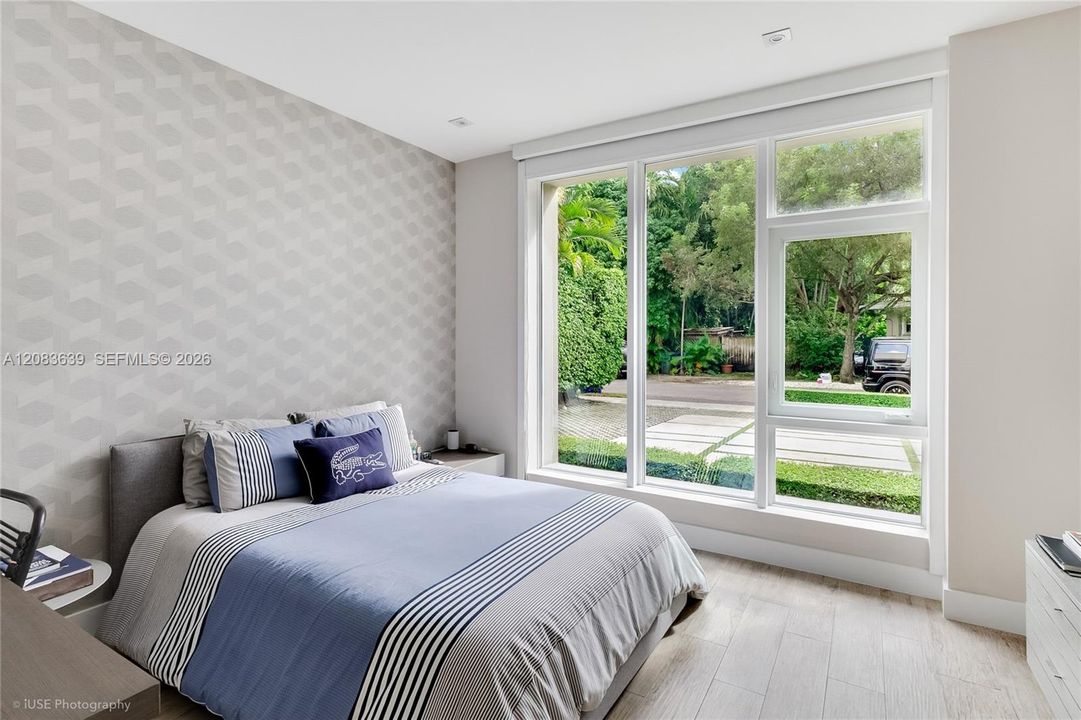 For Sale: $3,800,000 (5 beds, 5 baths, 3134 Square Feet)
