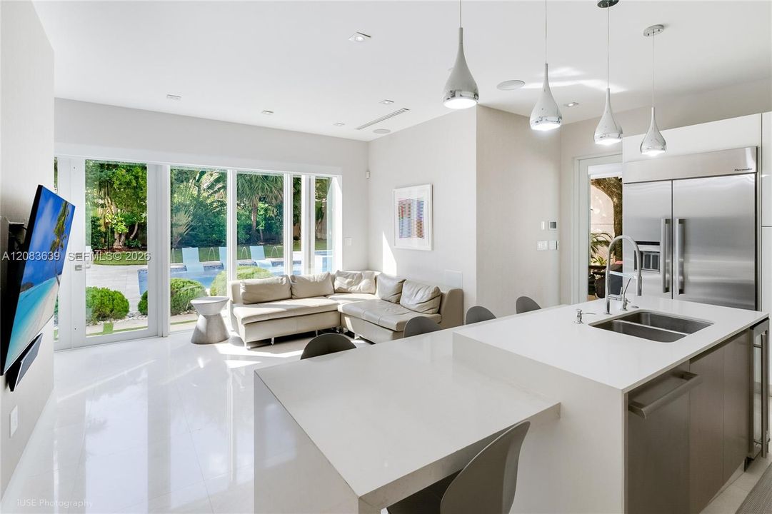 For Sale: $3,800,000 (5 beds, 5 baths, 3134 Square Feet)