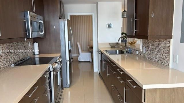 На продажу: $695,000 (3 спален, 2 ванн, 1600 Квадратных фут)