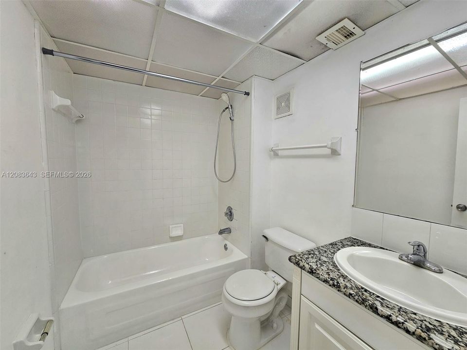 For Rent: $1,850 (2 beds, 2 baths, 949 Square Feet)