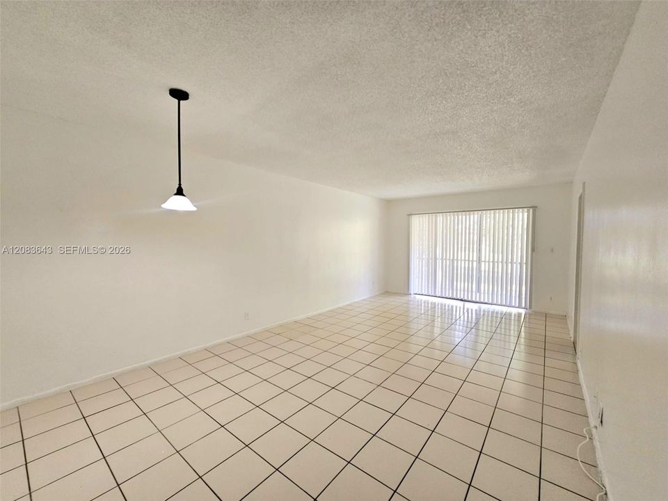 For Rent: $1,850 (2 beds, 2 baths, 949 Square Feet)