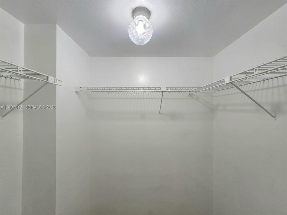 For Rent: $1,850 (2 beds, 2 baths, 949 Square Feet)