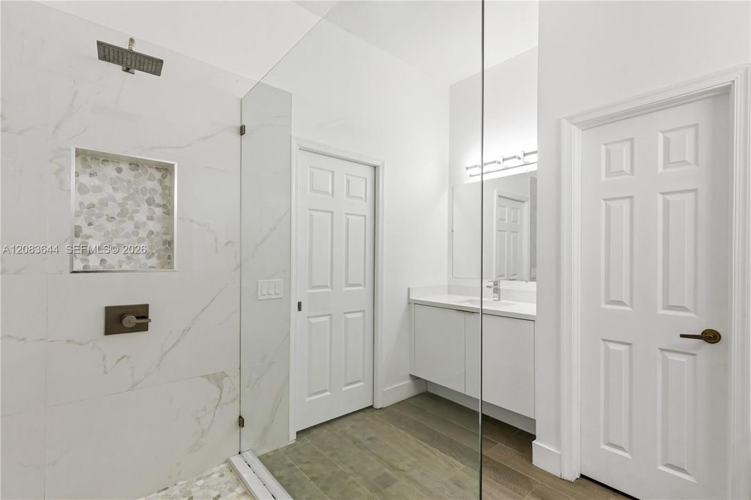 En Renta: $4,800 (4 camas, 2 baños, 2115 Pies cuadrados)