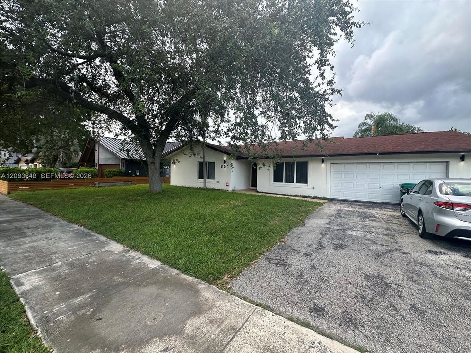 For Rent: $4,999 (4 beds, 3 baths, 1597 Square Feet)