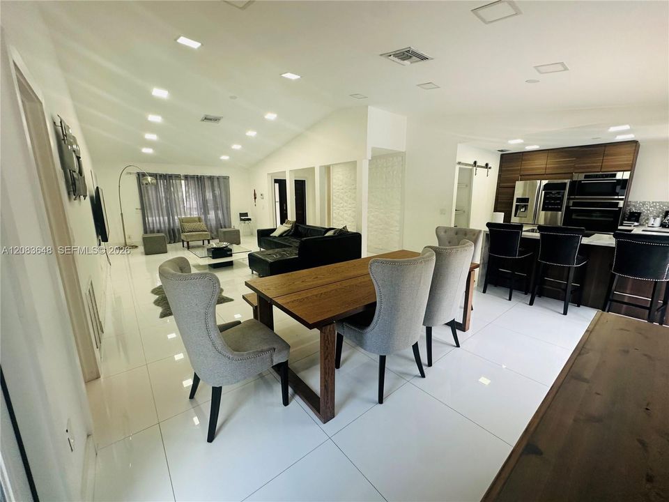 For Rent: $4,999 (4 beds, 3 baths, 1597 Square Feet)