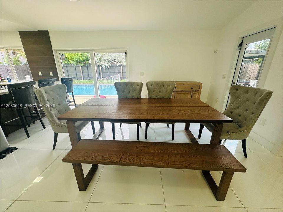 For Rent: $4,999 (4 beds, 3 baths, 1597 Square Feet)