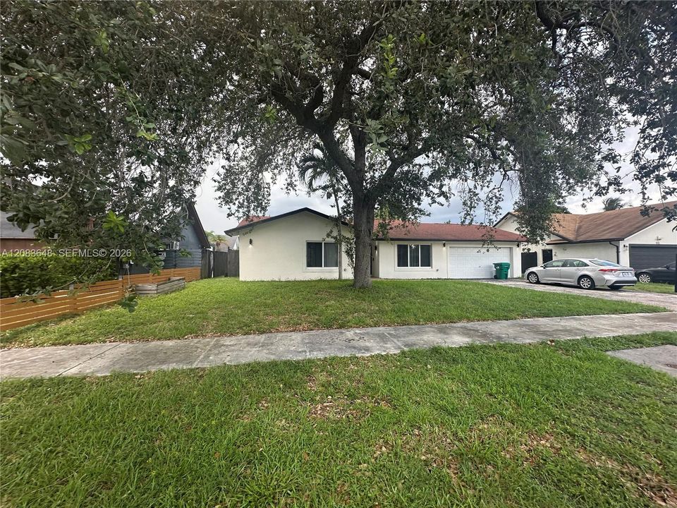 For Rent: $4,999 (4 beds, 3 baths, 1597 Square Feet)