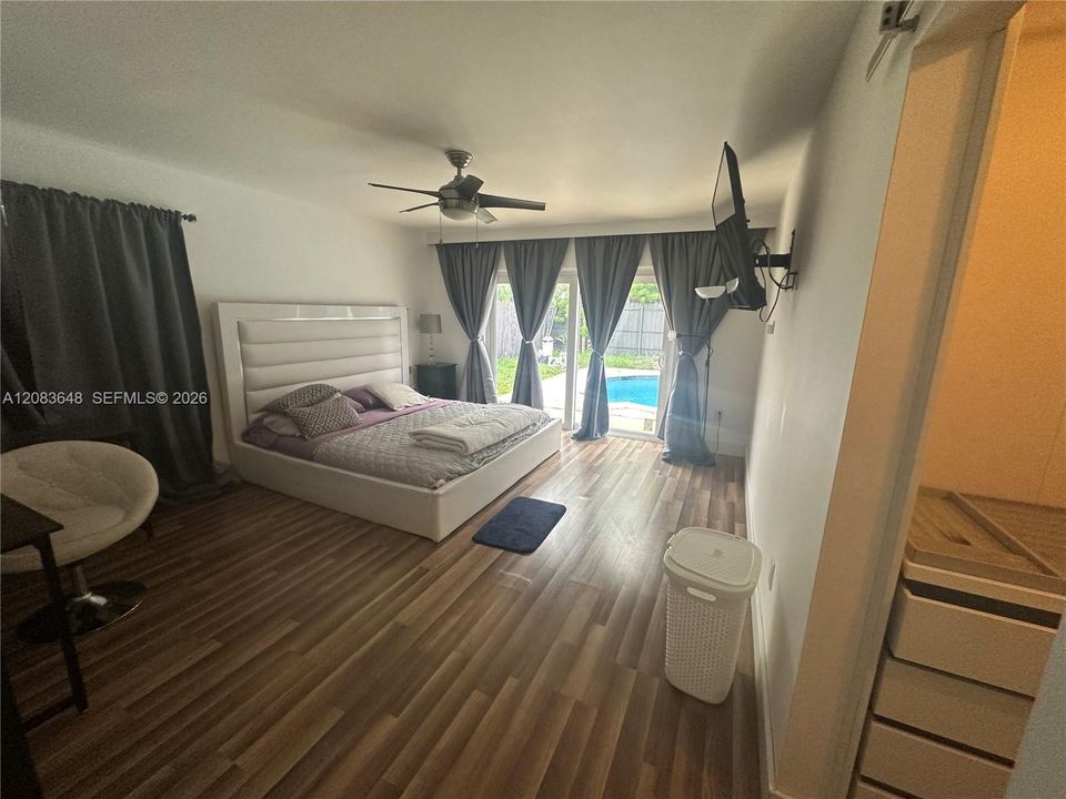 For Rent: $4,999 (4 beds, 3 baths, 1597 Square Feet)