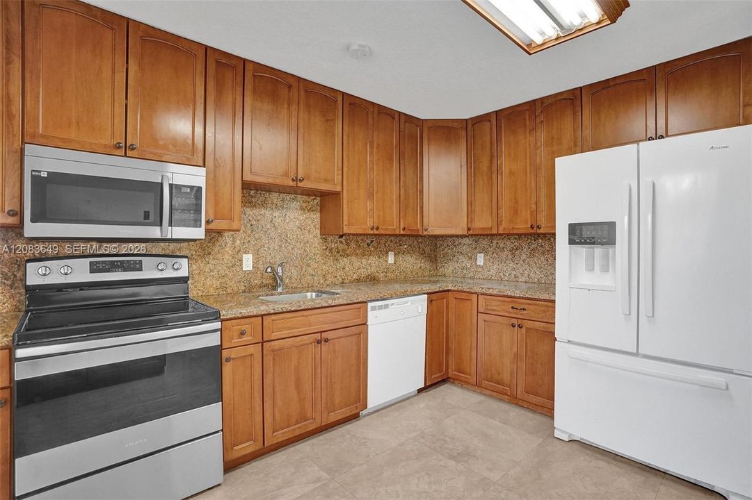For Rent: $2,900 (3 beds, 2 baths, 1480 Square Feet)