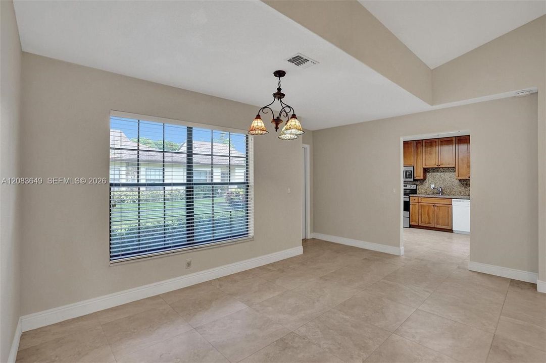For Rent: $2,900 (3 beds, 2 baths, 1480 Square Feet)
