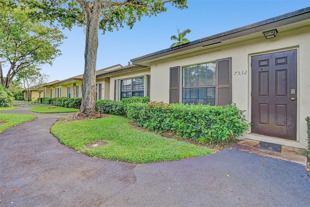 For Rent: $2,900 (3 beds, 2 baths, 1480 Square Feet)