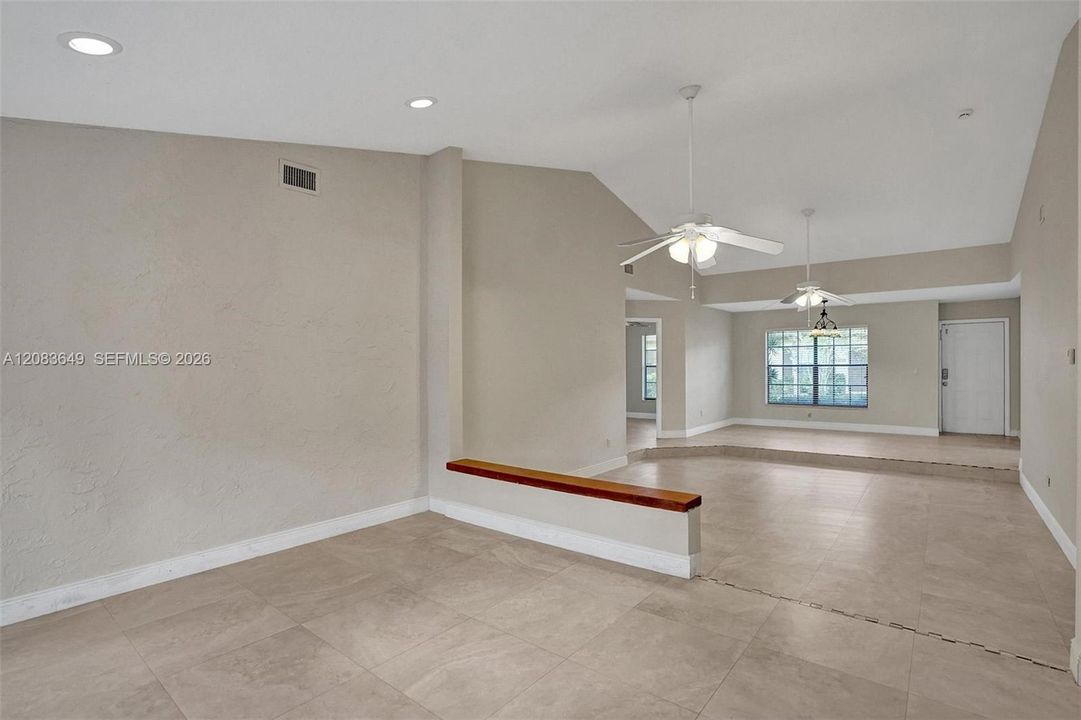 For Rent: $2,900 (3 beds, 2 baths, 1480 Square Feet)