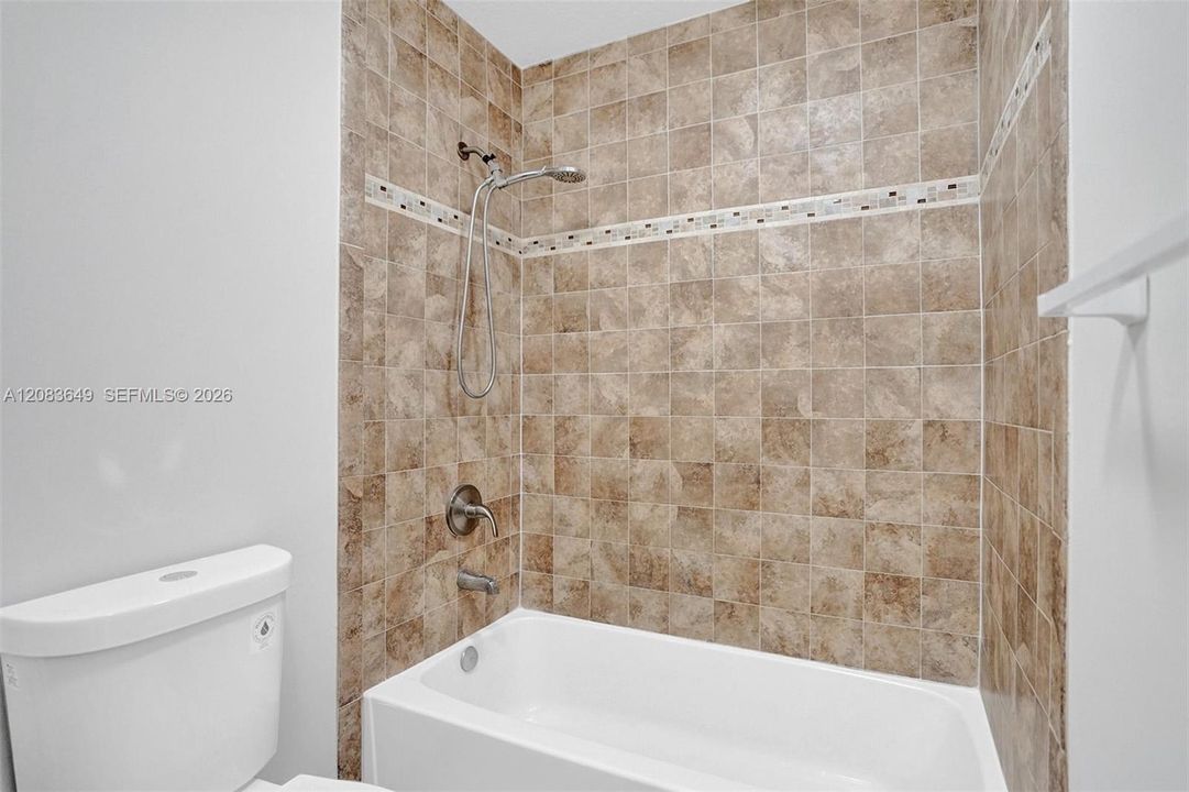 For Rent: $2,900 (3 beds, 2 baths, 1480 Square Feet)