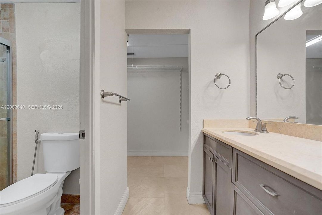 For Rent: $2,900 (3 beds, 2 baths, 1480 Square Feet)