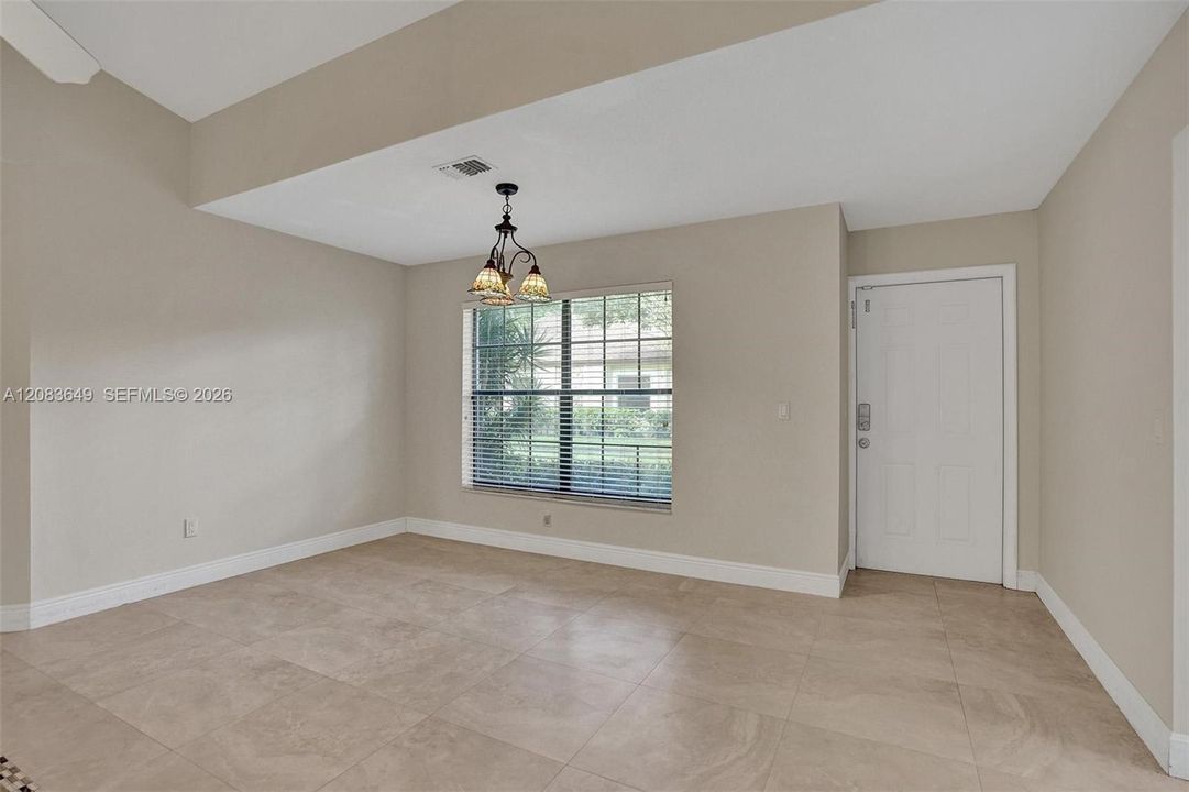 For Rent: $2,900 (3 beds, 2 baths, 1480 Square Feet)