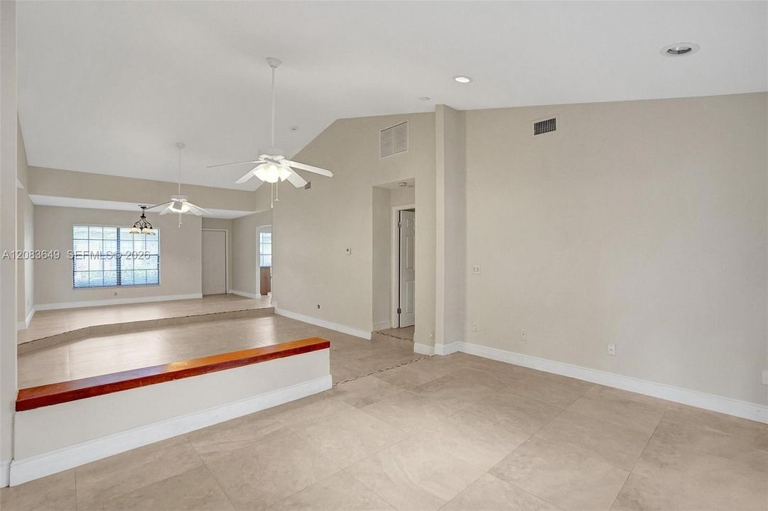 For Rent: $2,900 (3 beds, 2 baths, 1480 Square Feet)
