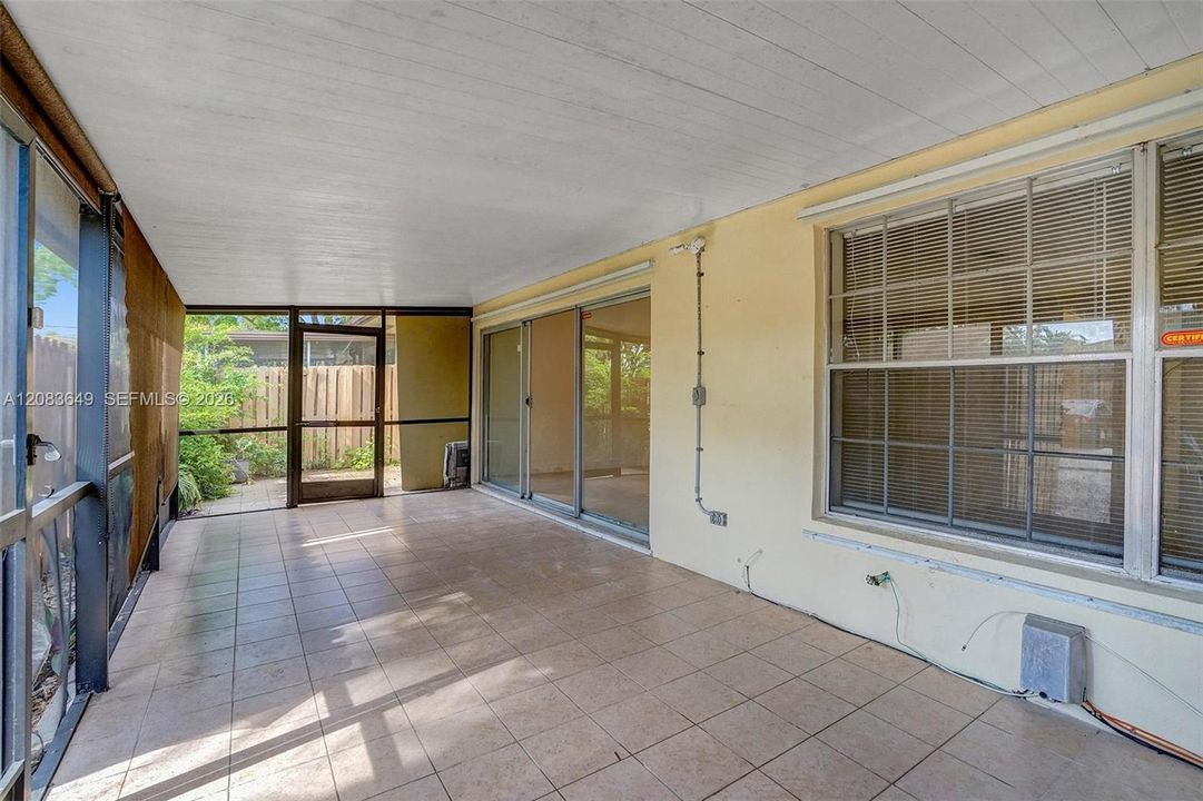 For Rent: $2,900 (3 beds, 2 baths, 1480 Square Feet)