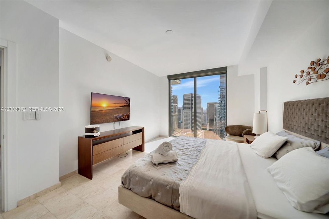 For Rent: $6,800 (2 beds, 2 baths, 1281 Square Feet)
