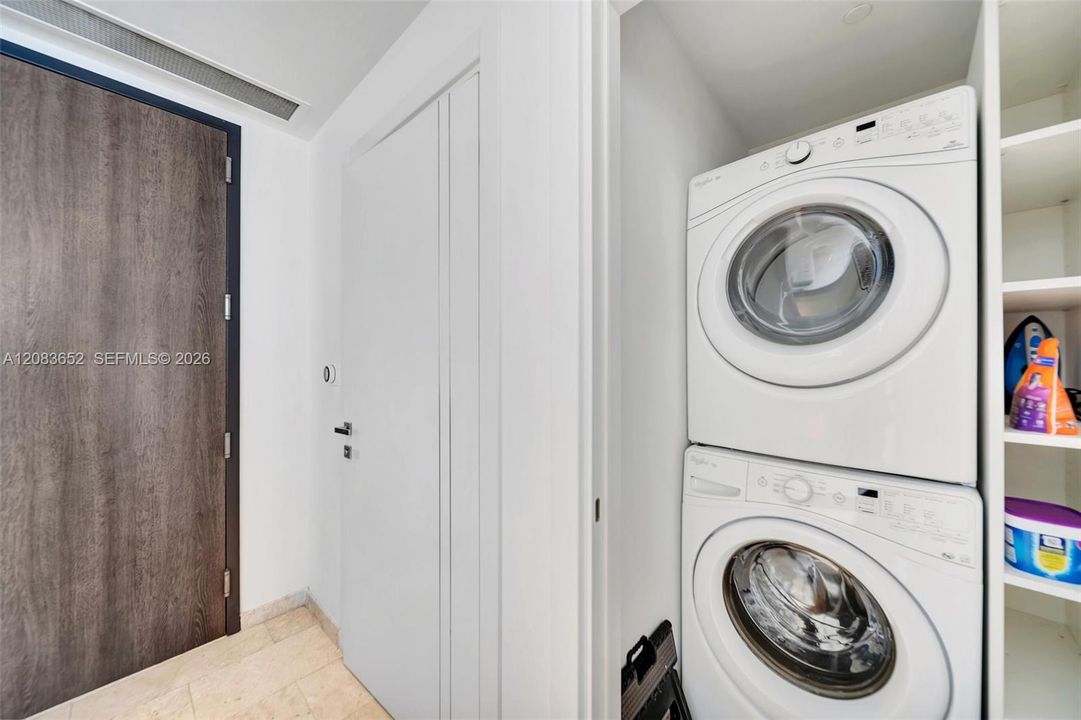 For Rent: $6,800 (2 beds, 2 baths, 1281 Square Feet)