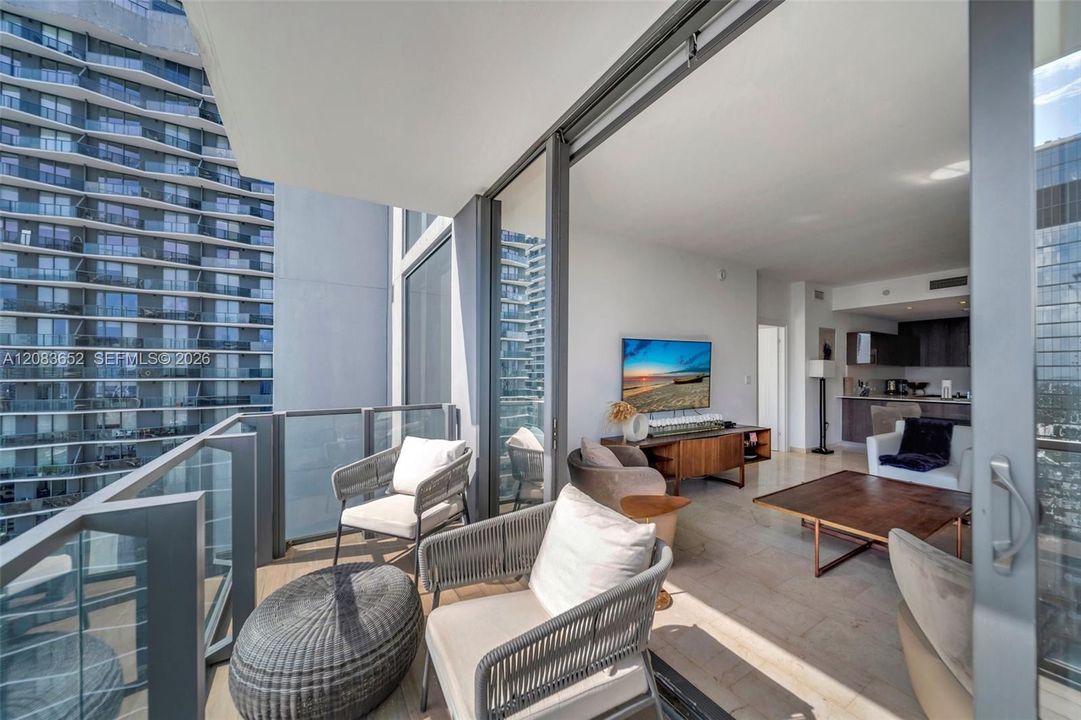 For Rent: $6,800 (2 beds, 2 baths, 1281 Square Feet)