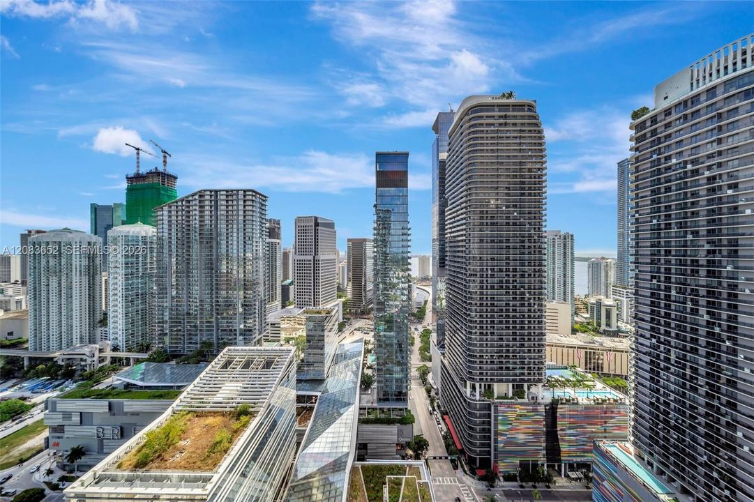 For Rent: $6,800 (2 beds, 2 baths, 1281 Square Feet)