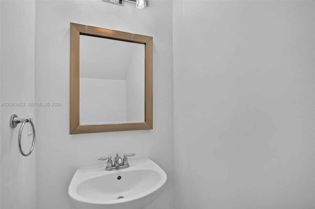 En Venta: $370,000 (3 camas, 2 baños, 1580 Pies cuadrados)