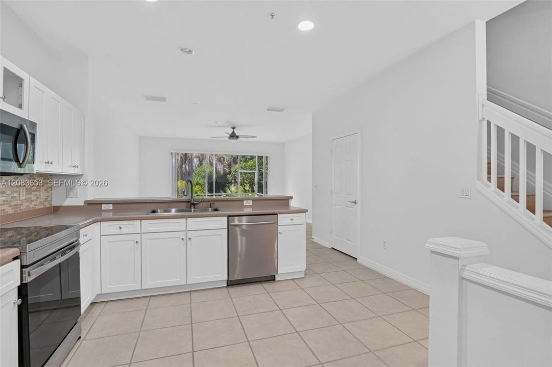 En Venta: $370,000 (3 camas, 2 baños, 1580 Pies cuadrados)