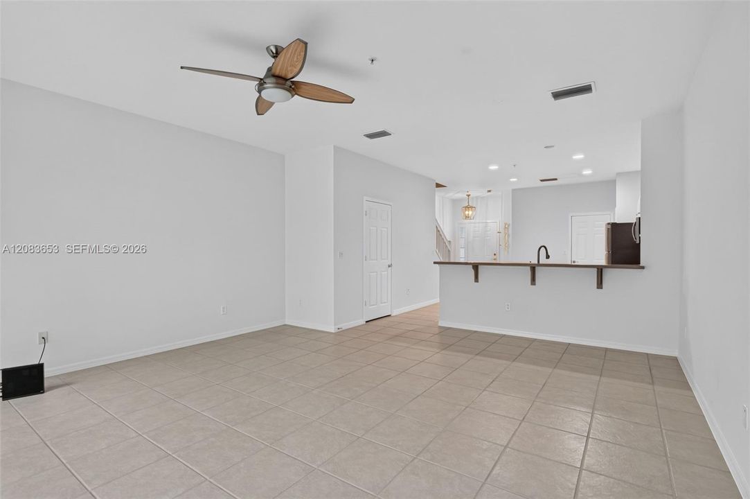 En Venta: $370,000 (3 camas, 2 baños, 1580 Pies cuadrados)