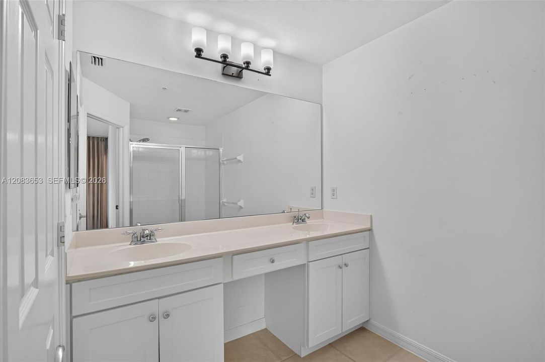 En Venta: $370,000 (3 camas, 2 baños, 1580 Pies cuadrados)
