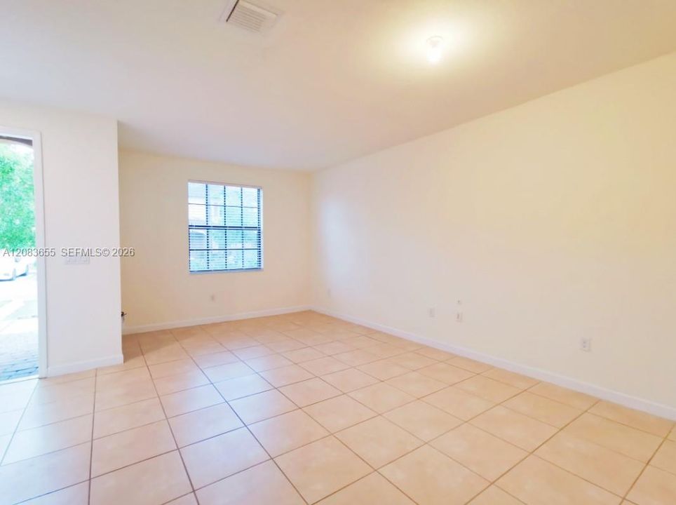 For Rent: $3,100 (3 beds, 2 baths, 1650 Square Feet)