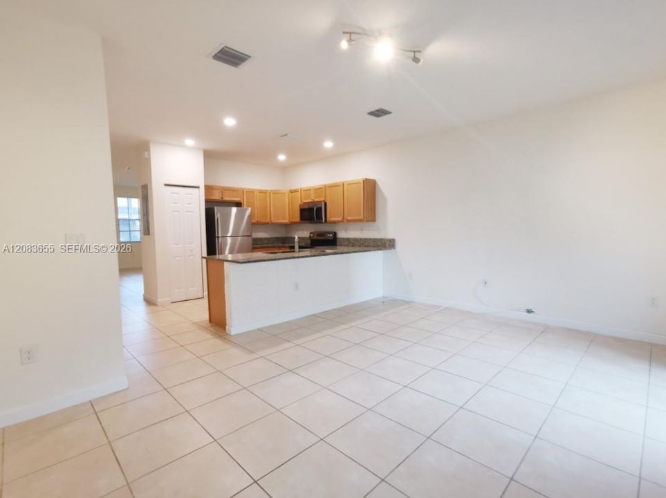 For Rent: $3,100 (3 beds, 2 baths, 1650 Square Feet)