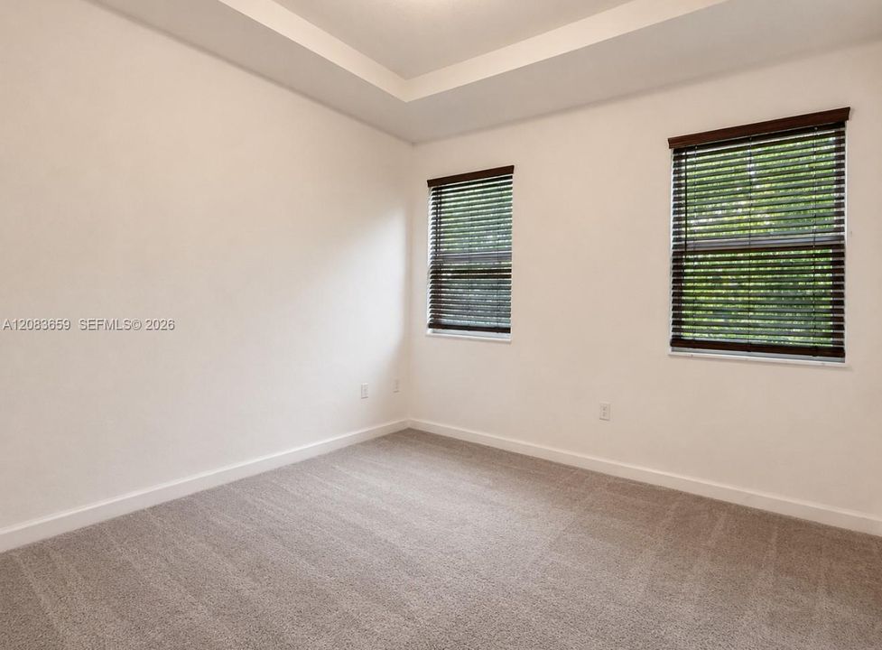 En Venta: $355,000 (3 camas, 2 baños, 1331 Pies cuadrados)