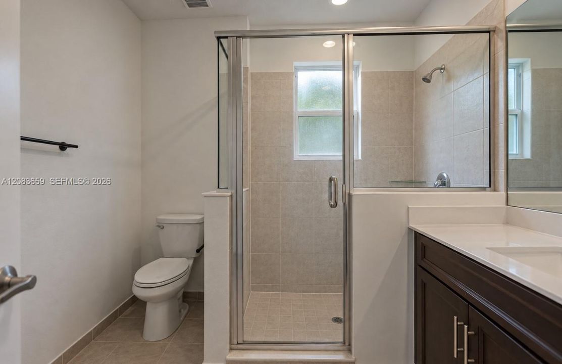 En Venta: $355,000 (3 camas, 2 baños, 1331 Pies cuadrados)