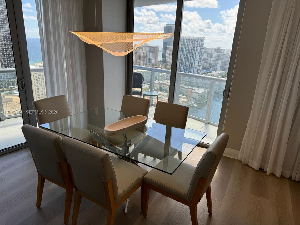 На продажу: $850,000 (3 спален, 3 ванн, 1737 Квадратных фут)
