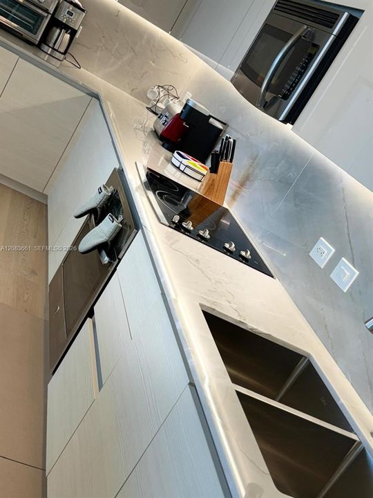 На продажу: $850,000 (3 спален, 3 ванн, 1737 Квадратных фут)