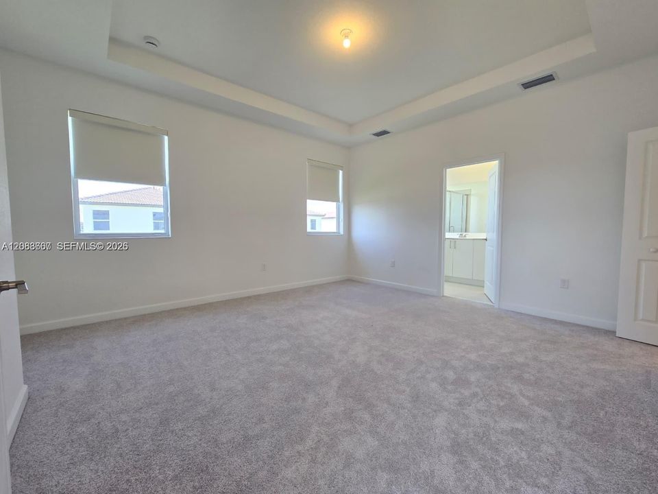 En Renta: $3,450 (4 camas, 2 baños, 2002 Pies cuadrados)